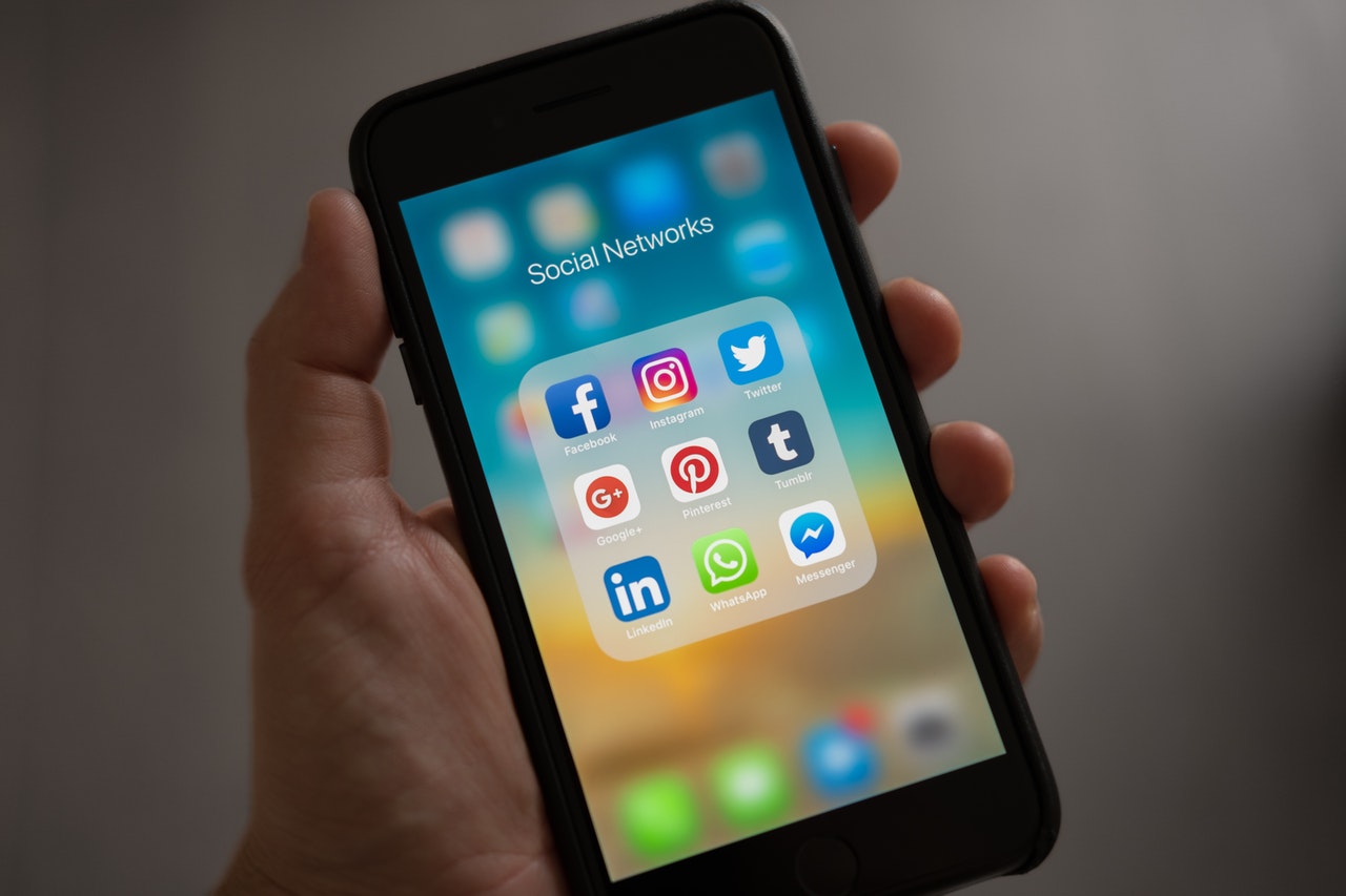 Retele de socializare ciudate