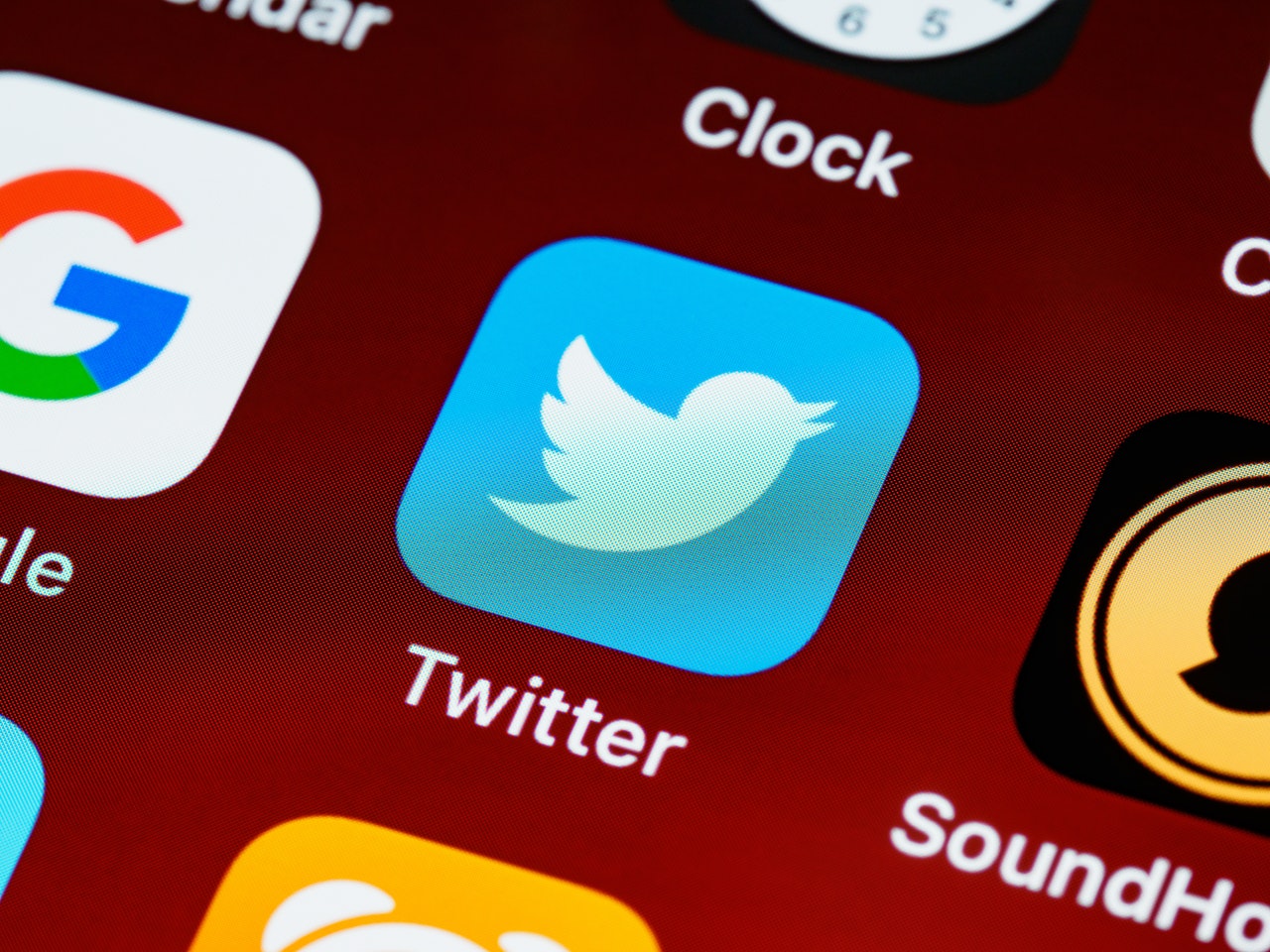 Birdwatch, contraatacul Twitter la dezinformarea on-line din social media