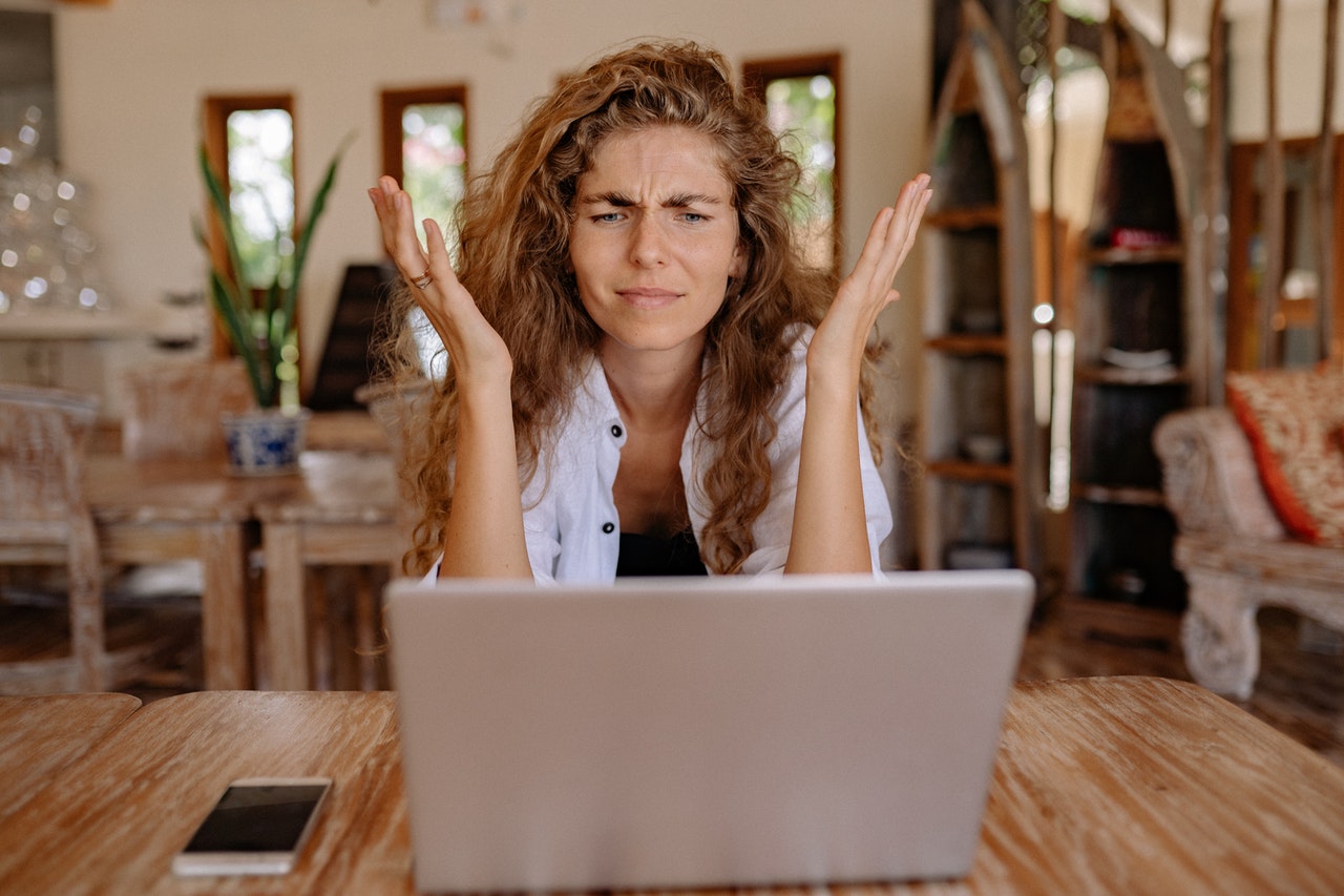 10 denumiri ciudate ale unor posturi din companii reale