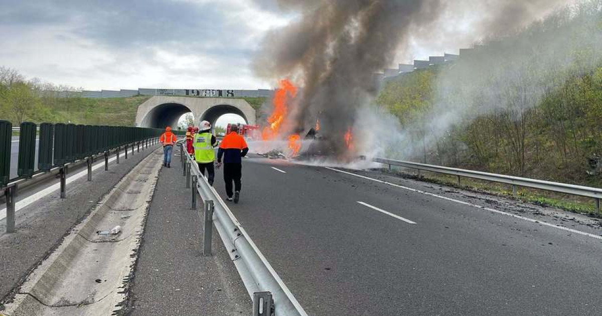 Incendiul unui camion pe autostrada A1: Implicații și Reacții în Județul Hunedoara