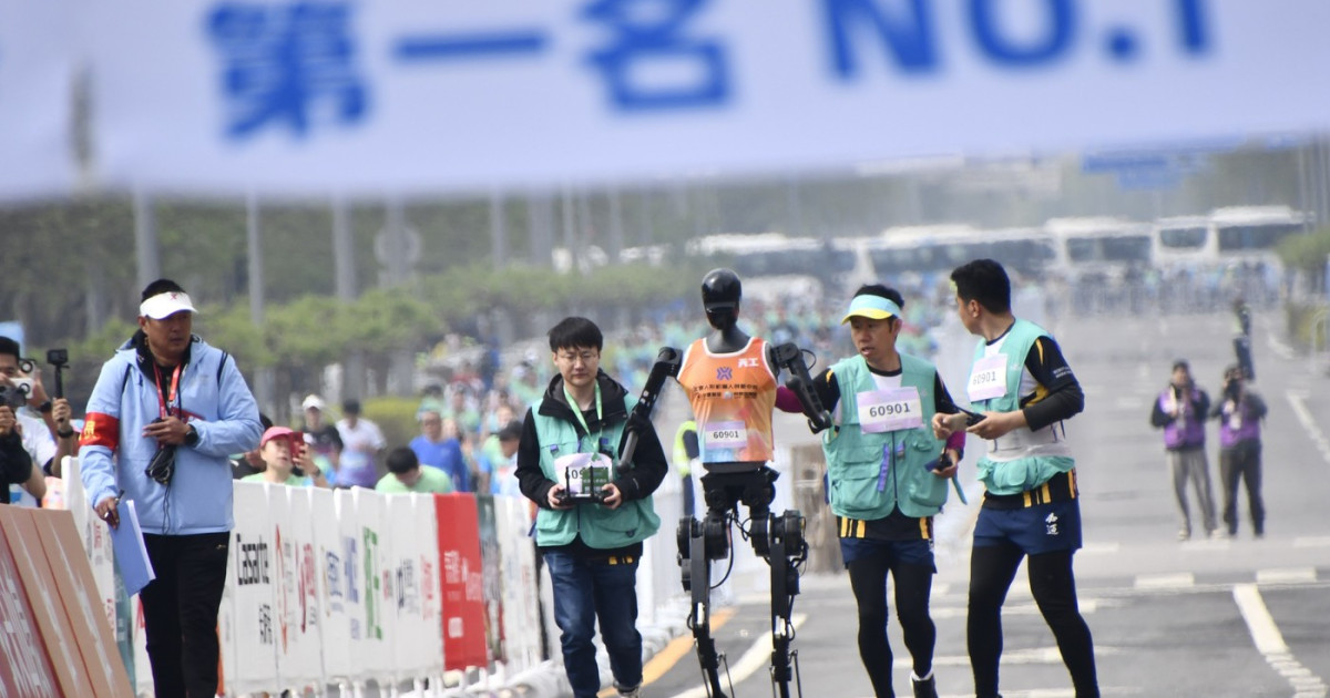 Inovație și competiție: Semimaratonul din Beijing și impactul roboților asupra sportului