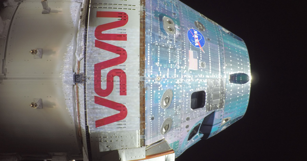 Privind spre Lună: NASA, SpaceX și Blue Origin în Era Explorării Spațiale