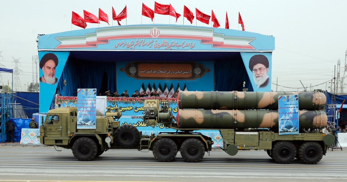 Evoluția Forțelor Armate Iraniene: O Analiză Detaliată a Combinării Tehnologiilor Moderne cu Strategii Tradiționale