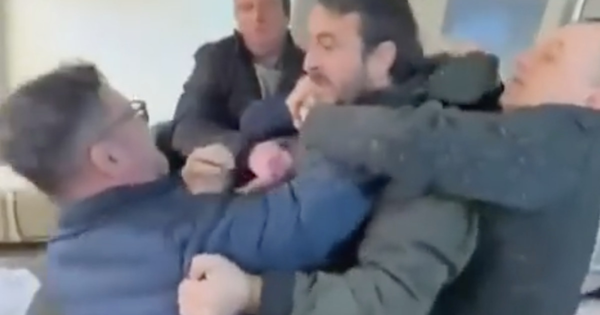 Tensiuni interne în AUR: Analiza incidentului din sediul partidului lui George Simion