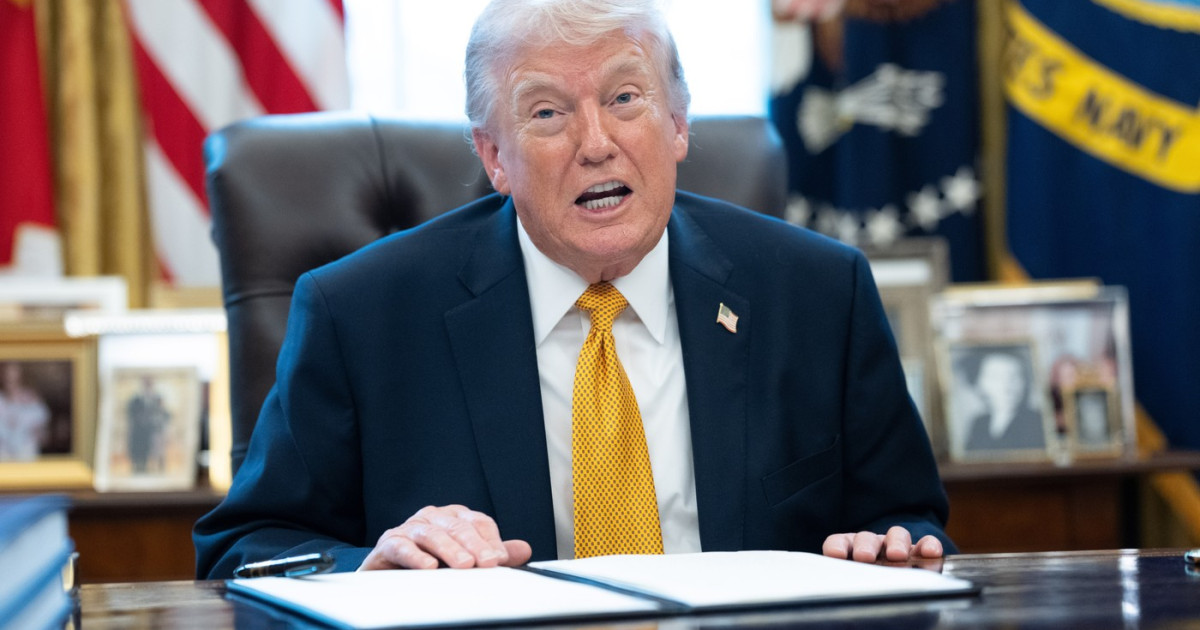 Criza Strâmtorii Ormuz: Implicații Geopolitice și Economice în Contextul Declarațiilor lui Donald Trump