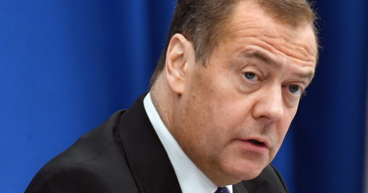 Dmitri Medvedev: O Figură Controversată în Educația Rusă