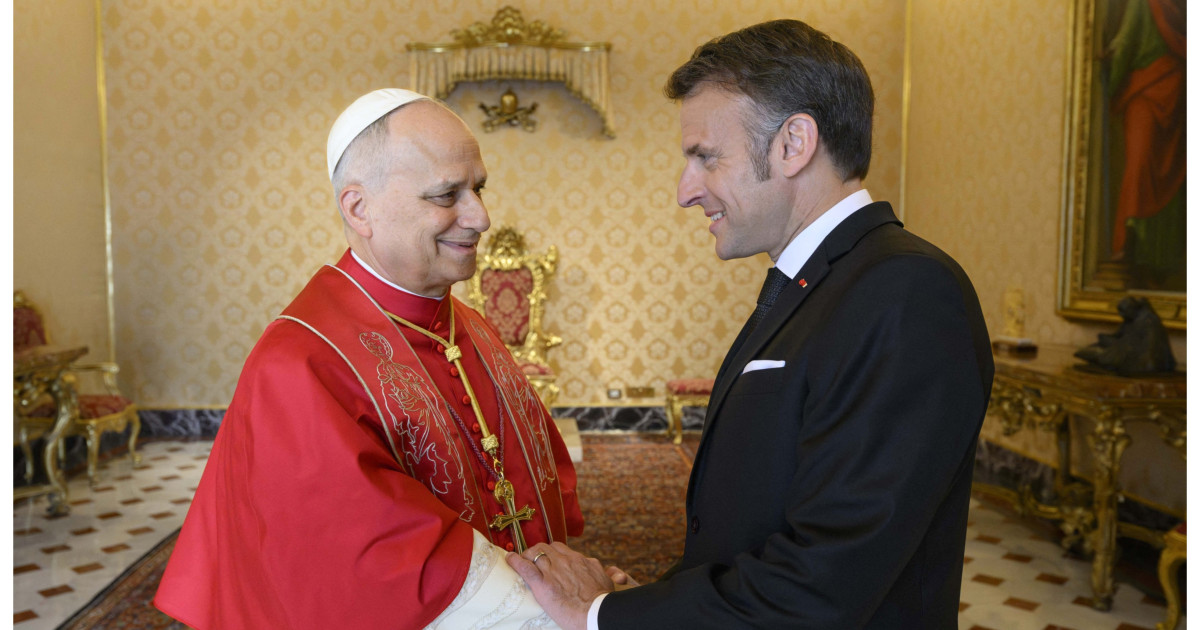 Întâlnirea Istorică dintre Emmanuel Macron și Papa Leon al XIV-lea: Cadouri, Discuții și Implicații Globale