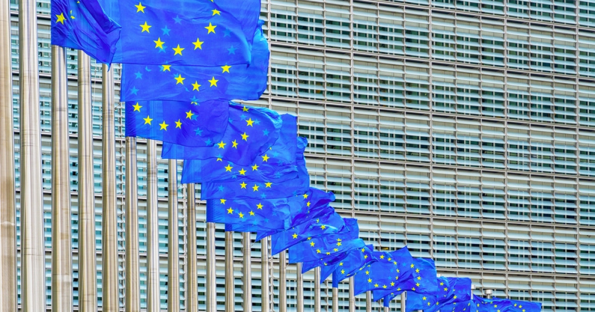 Riscurile Regresului Democratic în Serbia: O Analiză a Impactului asupra Fondurilor UE și Relațiilor cu Rusia