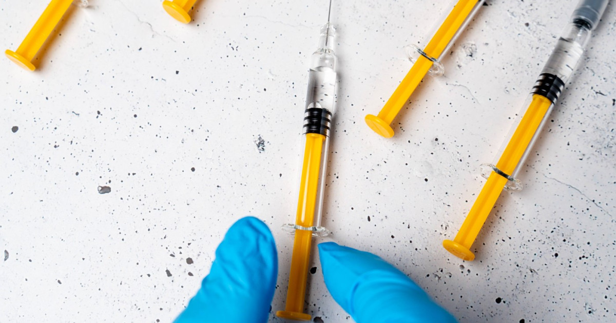 Polonia și Dilema Vaccinurilor: Distrugerea a 64 de milioane de doze de vaccin COVID-19 și Implicațiile Sale