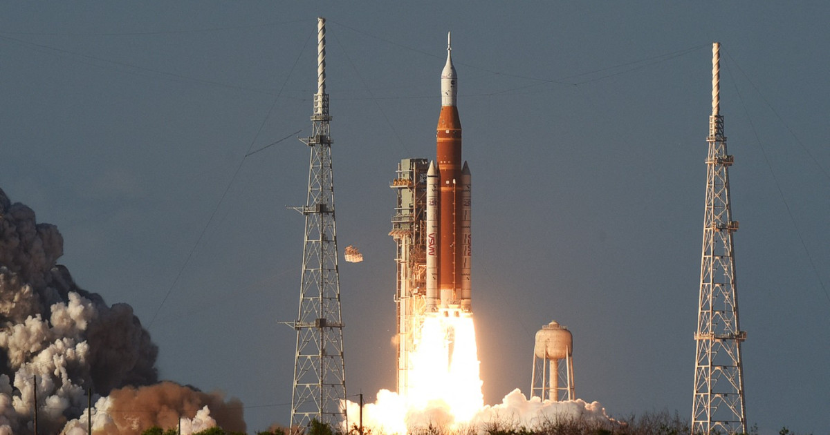 Spectacolul Cosmic: Pasagerii Delta Airlines și Lansarea Misiunii Artemis II