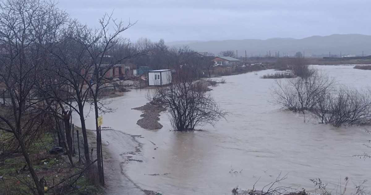 Cod Portocaliu de Inundații: O Analiză Detaliată a Situației din Cinci Județe ale României