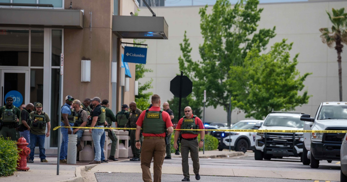 Violenta in spatiile publice: Schimbul de focuri dintr-un mall din SUA si implicatiile sale