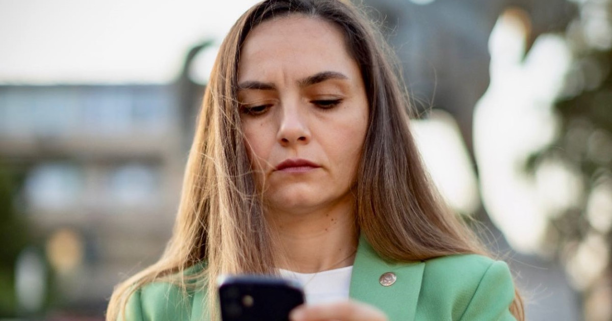 Criza Partidului Oamenilor Tineri: Pierderea grupului parlamentar și implicațiile acesteia în peisajul politic românesc