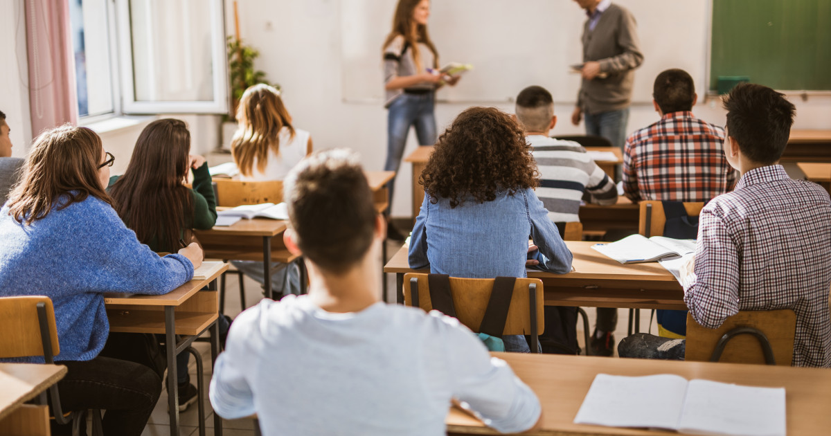Reformele în Învățământul Liceal: O Nouă Era a Educației în România