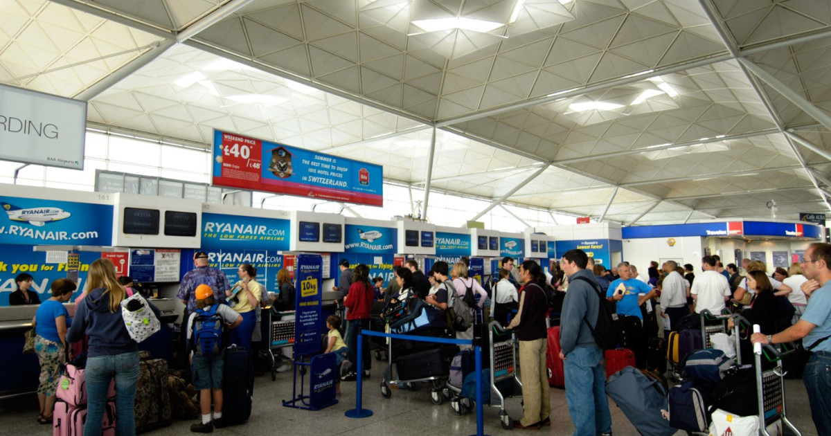 Ryanair își schimbă politica de check-in: O măsură necesară în fața provocărilor aeroportuare europene