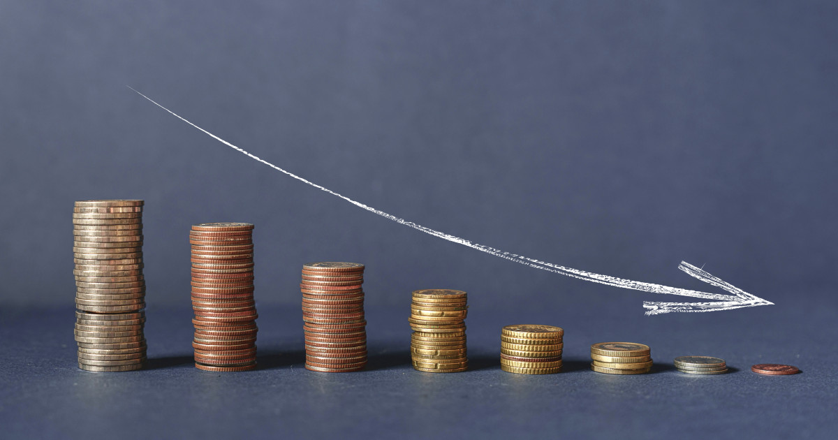 Deficitul bugetar al României: O analiză a scăderii la 7,9% din PIB și implicațiile sale pe termen lung