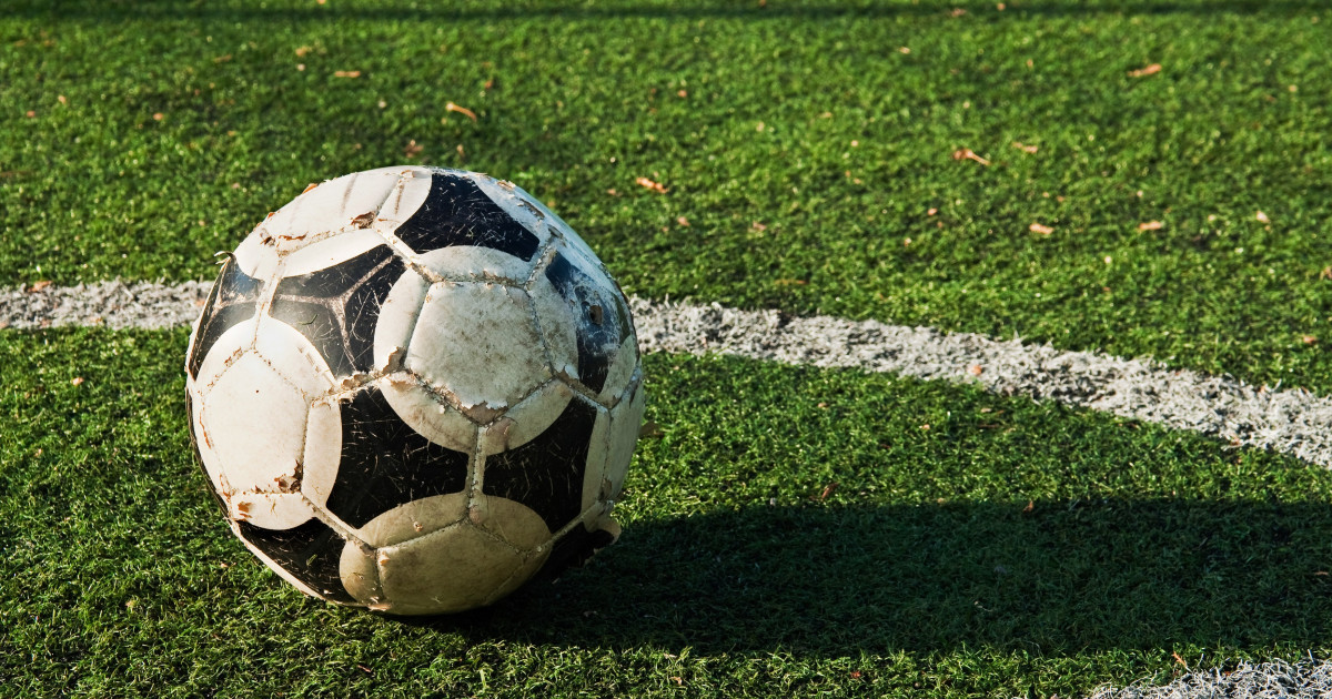 Inovații în Fotbal: Modificarea Mingilor pentru a Reducerea Impactului Loviturilor cu Capul