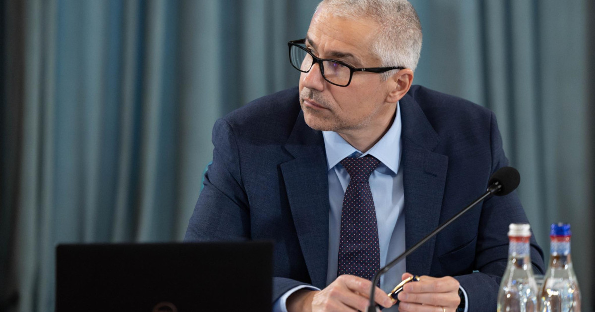 Tensiuni în Coaliția de Guvernare: Retragerea Sprijinului PSD pentru Premierul Bolojan și Implicațiile Acesteia