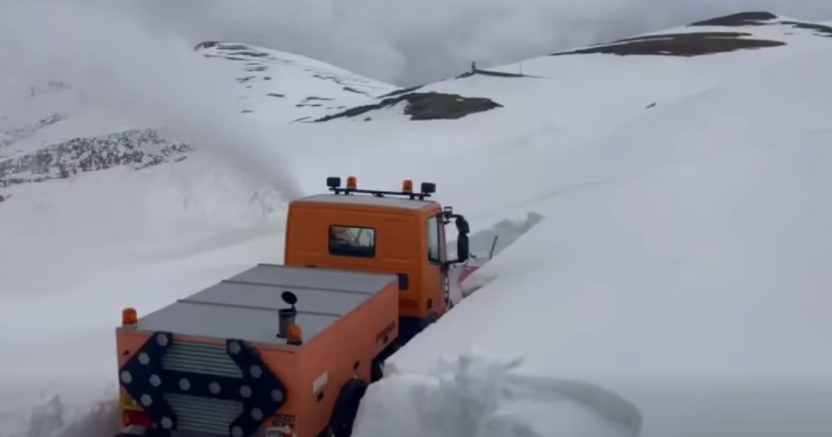 Provocările iernii: Transalpina sub un strat de zăpadă de peste 2 metri și impactul asupra circulației