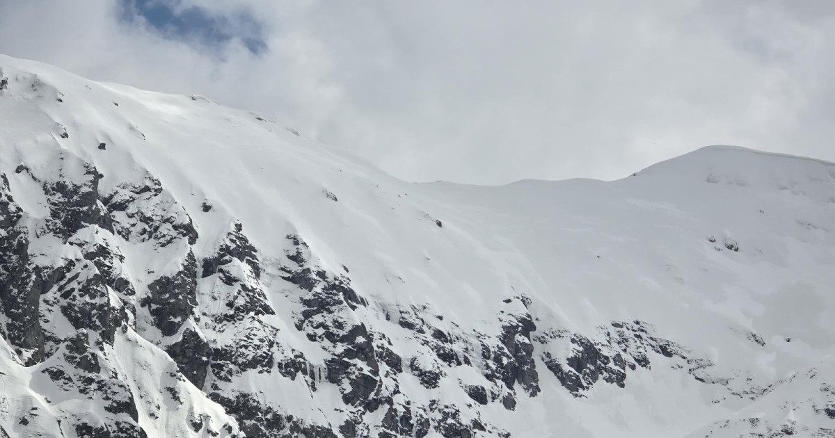 Dilemele Căutărilor în Bucegi: Contextul Dispariției unui Turist Britanic și Provocările Salvatorilor Montani