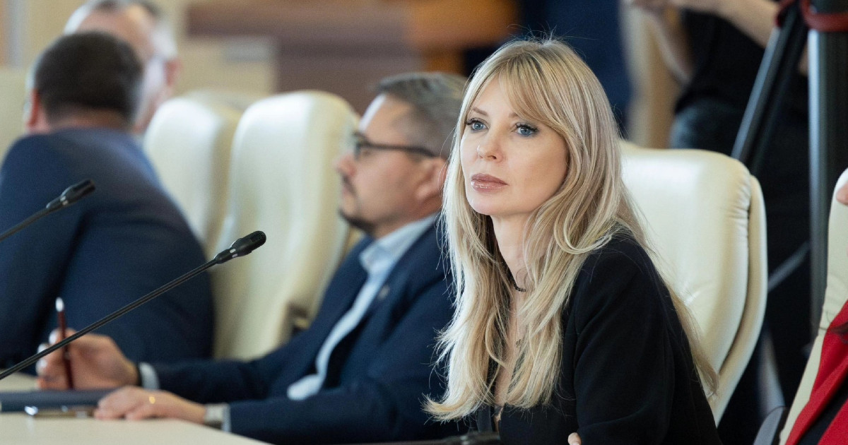 Demisia Senatoarei Victoria Stoiciu: O Reacție Împotriva Normalizării Fascismului în Politica Românească