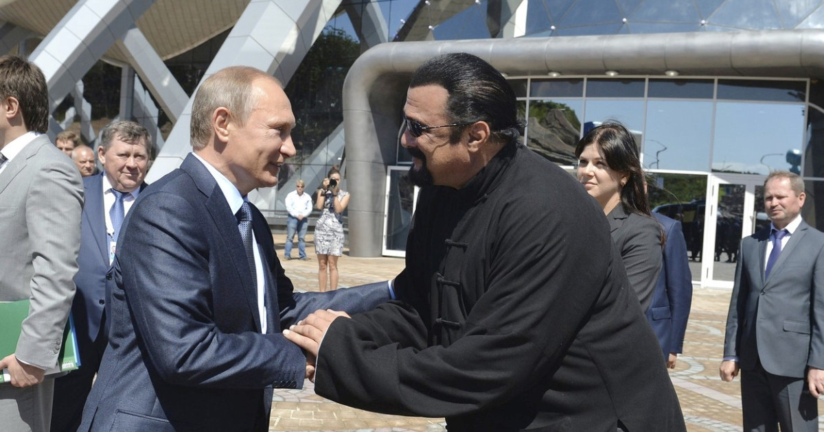 Acuzațiile de contrabandă cu arme care îl implică pe Steven Seagal: O privire detaliată asupra contextului și implicațiilor