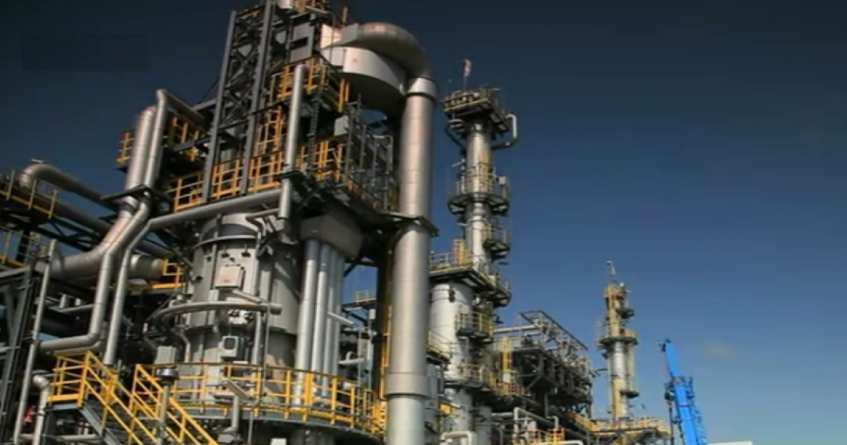 Repornirea Rafinăriei Petrotel: Context, Implicații și Provocări în Timpul Crizei Energetice