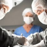 Tragedie în lumea esteticii: Moartea unei femei în timpul unui lifting facial în București