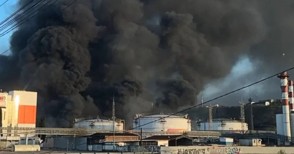 Criza petrolieră din Rusia: Impactul atacurilor ucrainene asupra rafinării și perspectivele viitoare
