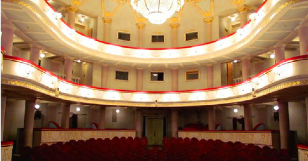 Incidentul dramatic de la Teatrul Național din Iași: Căderea tavanului fals și implicațiile sale pentru siguranța artistică