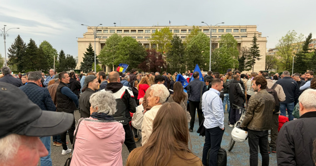 Criza Guvernamentală din România: Ilie Bolojan și Manifestările de Susținere în Piața Victoriei
