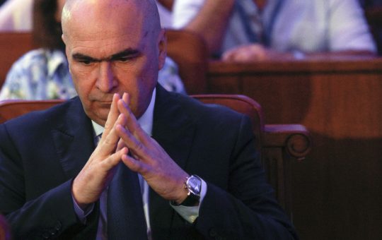 Politica Românească la Răscruce: PNL și Moțiunea de Cenzură Împotriva Premierului Bolojan