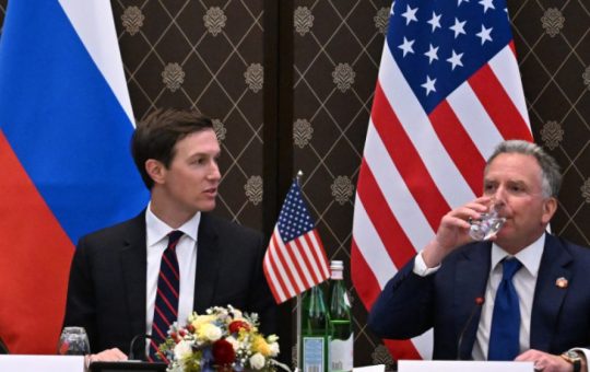 Diplomația în umbra războiului: Dilemele vizitei emisarilor lui Trump în Ucraina