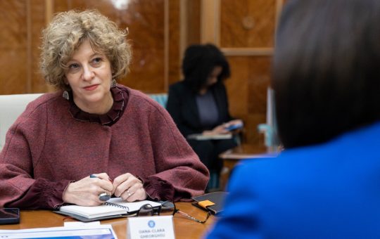Conflict de interese în politică: Oana Gheorghiu își acuză adversarul Petrișor Peiu de legături financiare cu companiile de stat