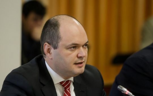 Eficiența companiilor de stat: O analiză a listării pachetelor minoritare și a impactului asupra economiei românești
