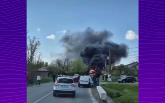 Incendiul devastator al unui autocar în Tulcea: O analiză detaliată a incidentului și implicațiile sale