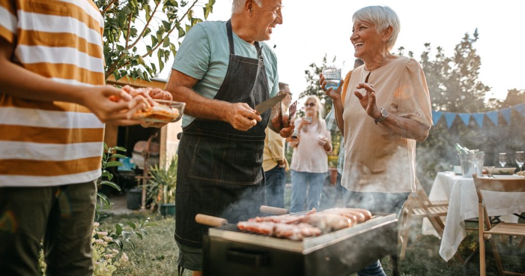 Micii de 1 Mai: Tradiție Culinară și Simbol al Zilei Internaționale a Muncii în România