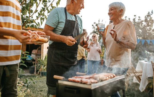 Micii de 1 Mai: Tradiție Culinară și Simbol al Zilei Internaționale a Muncii în România