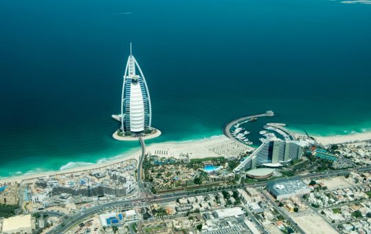Impactul conflictului din Iran asupra industriei restaurantelor din Dubai: O analiză detaliată