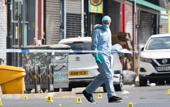 Un atac armat în Brixton: O analiză a violenței armate din Londra