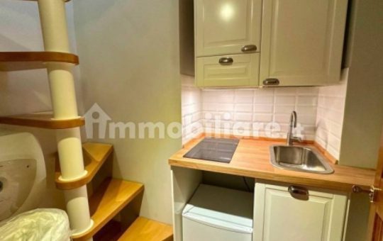 Un mini-apartament fermecător în Florența: analiza vânzării unei garsoniere de 10 mp la prețul de 115.000 de euro