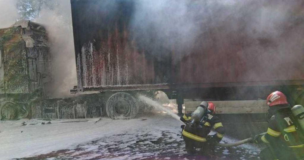 Incendiul devastator de pe DN 7: Impactul unui accident rutier și provocările pentru siguranța circulației