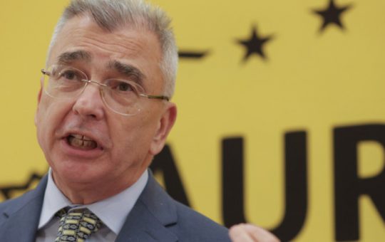 Între discipline de partid și strategii politice: Analiza moțiunii de cenzură susținute de AUR