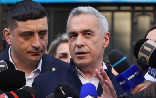 George Simion și Teoriile Conspirației: O Analiză a Declarațiilor despre Nanocipuri în Sucuri