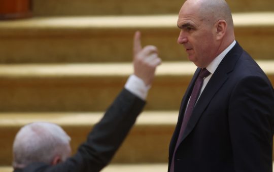 Moțiunea de cenzură împotriva Cabinetului Bolojan: un test crucial pentru stabilitatea politică a României