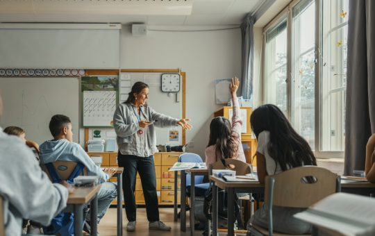Gradația de Merit 2026: Cum Pot Profesorii Să Obțină O Majorare Semnificativă a Salariului și Ce Implicații Are Aceasta