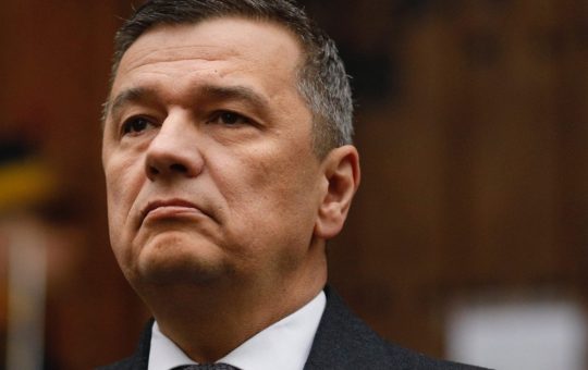 Declinul Guvernului Bolojan: Ce urmează pentru România după moțiunea de cenzură
