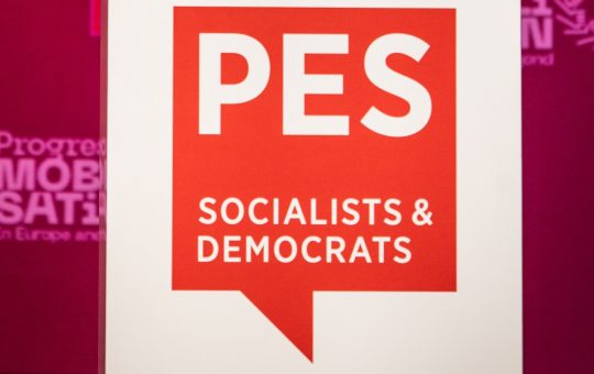 România la răscruce: PES susține PSD în căutarea unei guvernări stabile și pro-europene după căderea Guvernului Bolojan