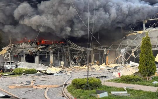 Atacuri devastatoare în Ucraina: 22 de vieți pierdute înainte de armistițiul propus de Zelenski