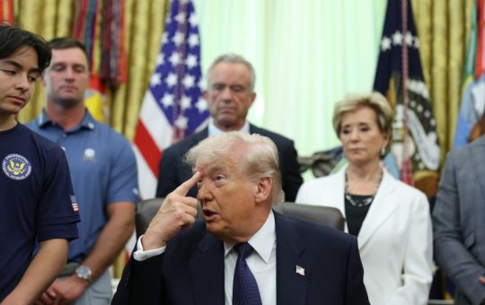 Retorica și realitatea: Cum Donald Trump redefinește conflictul din Orientul Mijlociu